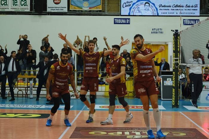 Volley – Esordio ok per la Tonno Callipo. Castellana Grotte battuta in quattro set
