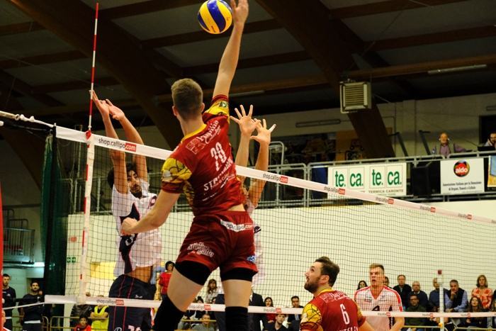 Volley – Monza espugna il PalaValentia. Primo ko per la Tonno Callipo