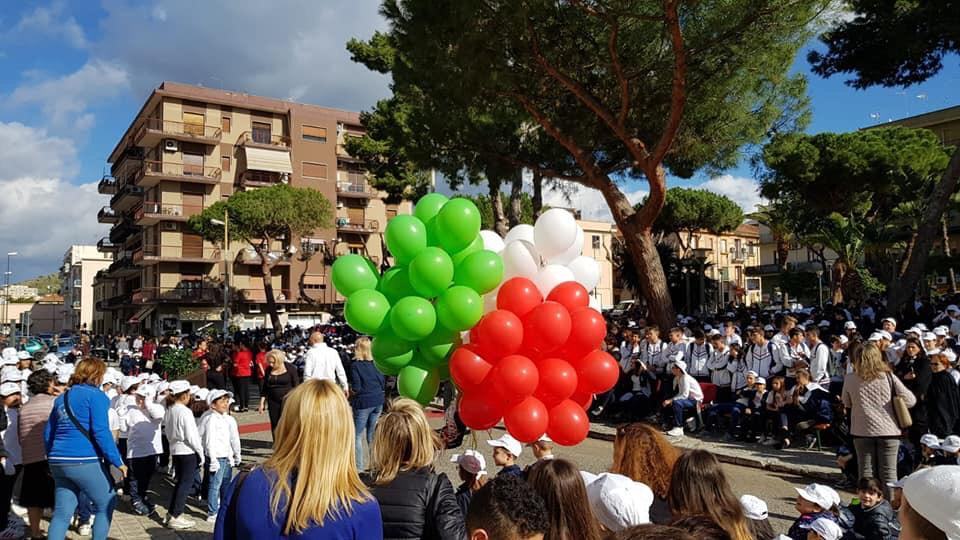 Reggio, festa dai mille colori per l’inaugurazione del “Carducci – V.Da Feltre” con Giovanni Malagò