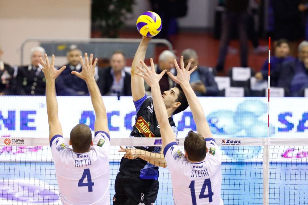 Volley – Tonno Callipo ko al tie-break in casa della Top Volley Latina