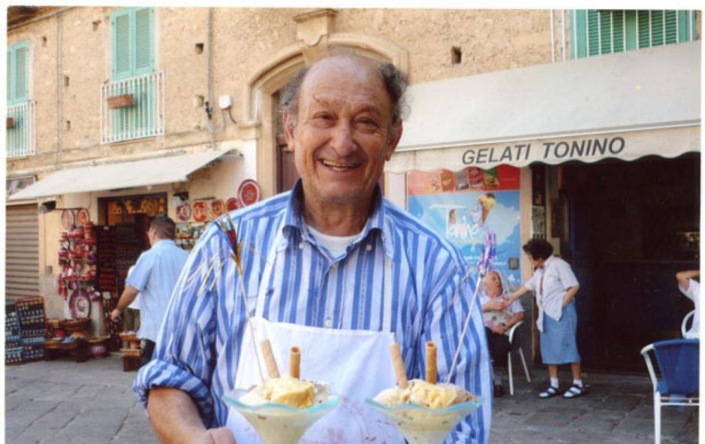‘Tonino’, da Tropea la bontà del gelato alla Cipolla conquista tutti