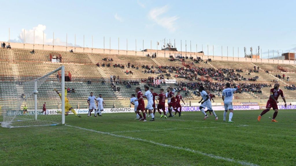 Reggina, esperienza e qualità in difesa. Si punta ad un vecchio pallino?