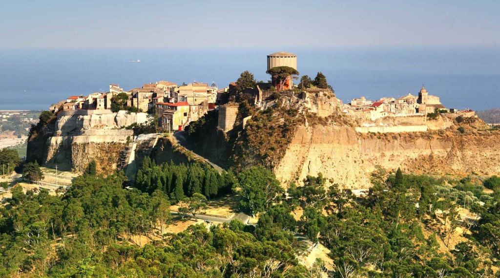 Comune di Caulonia, salvati dall’usucapione 46 ettari di terreno boschivo