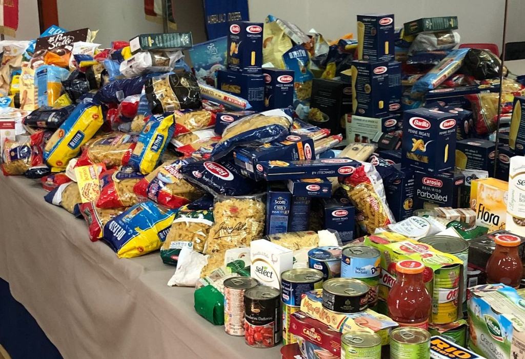 Colletta alimentare del Convitto Campanella, pacchi dono alle persone bisognose