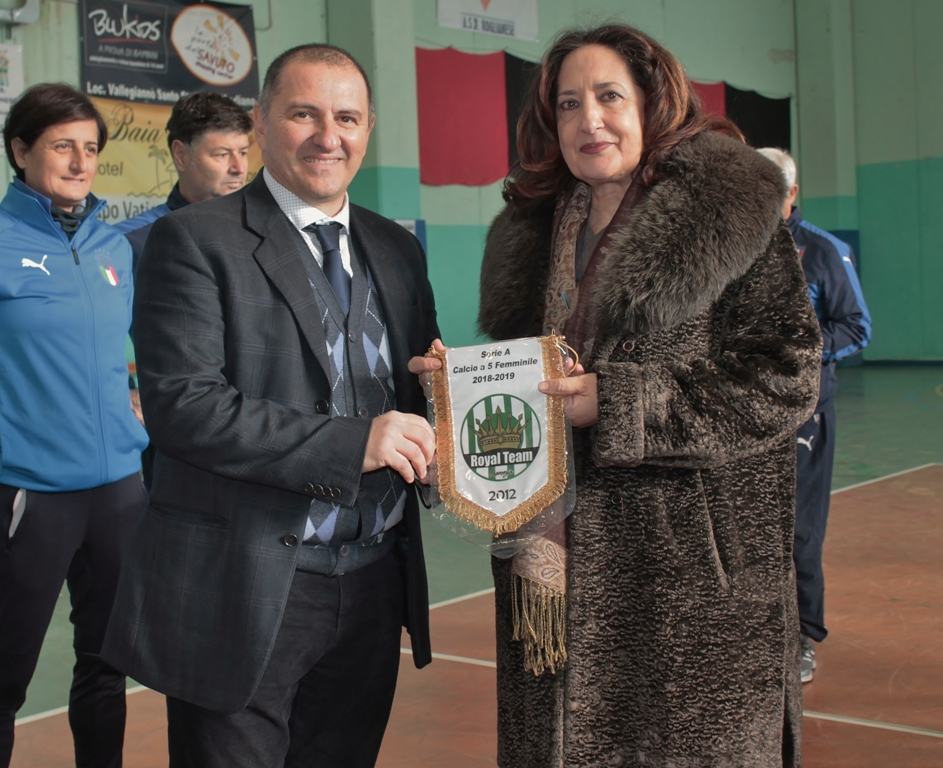 Calcio a 5 – La Royal Team a scuola per “valori in rete” (FOTO)
