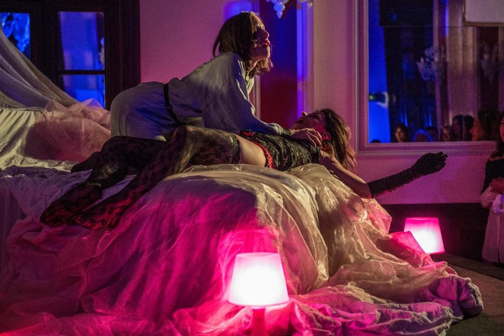 “Le Dissolute Assolte”. Uno spettacolo da non perdere, ecco perchè