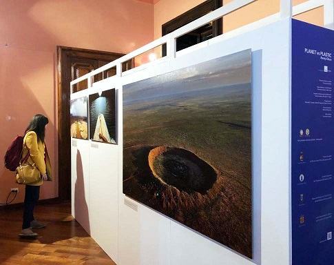 Vibo Valentia, grande successo per “Planet vs Plastic” di Randy Olson
