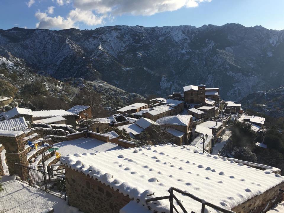Gallicianò ricoperta dalla neve, le immagini straordinarie – FOTO