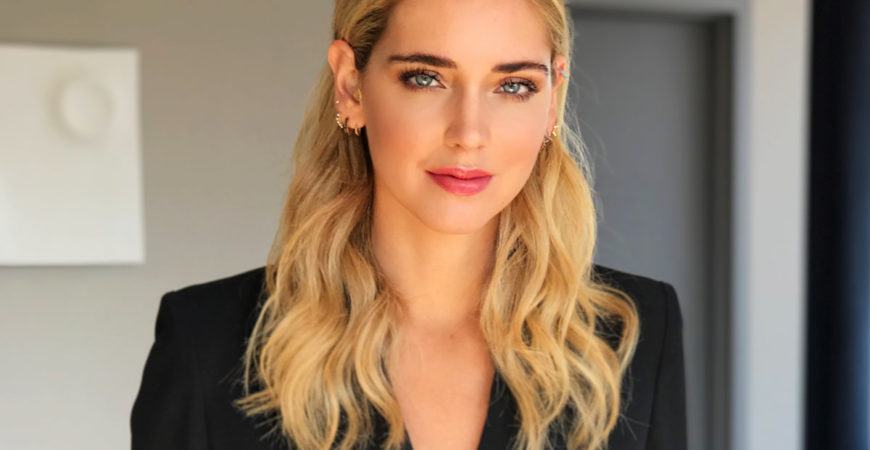Chiara Ferragni atterra in Calabria, ma dove? È caccia all’influencer – FOTO