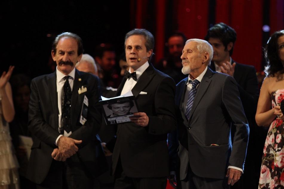 Memorial Mino Reitano, il Cilea applaude il cantante di Fiumara