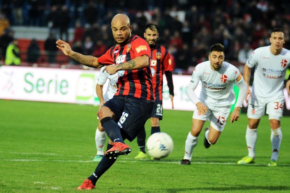 Reggina: Baclet a Reggio, Navas e Mastrippolito ceduti