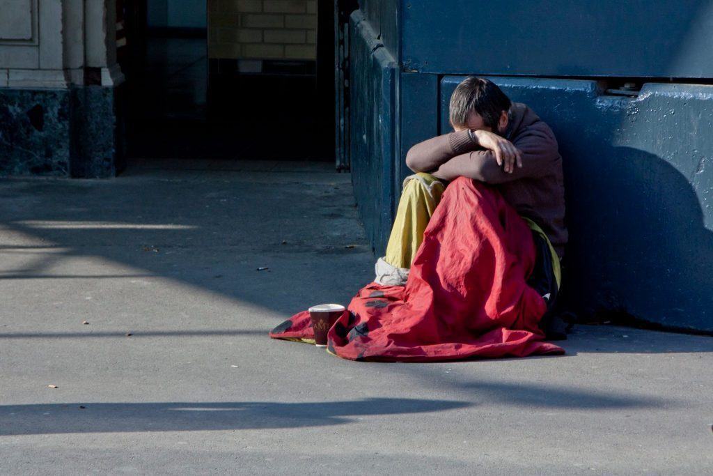 Reggio, ‘Restiamo a casa!’ D’accordo…ma c’è chi non sa dove stare