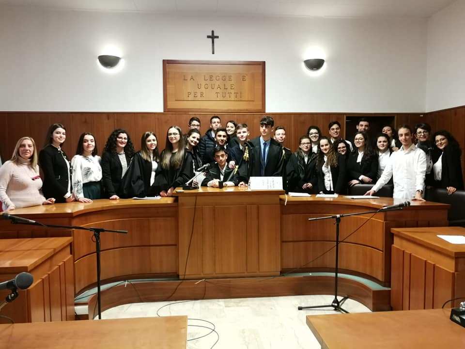 Al liceo ‘Pizi’ di Palmi la simulazione di un processo sul cyberbullismo – FOTO