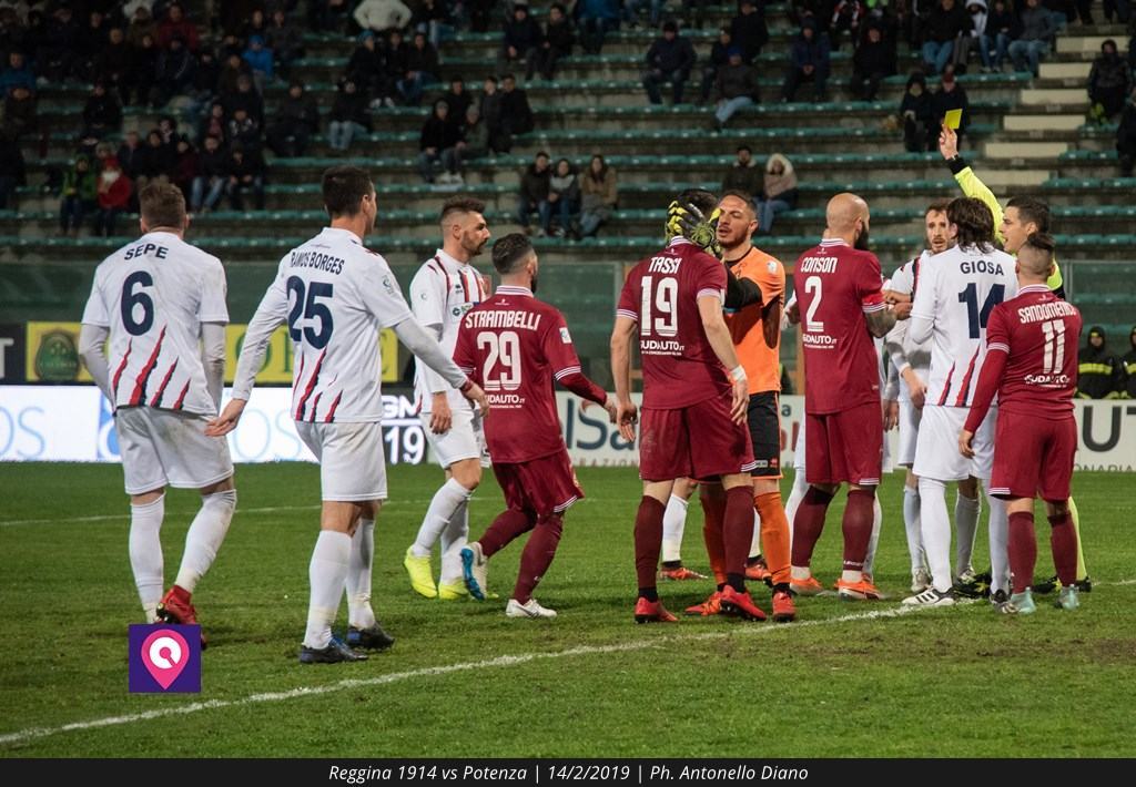 Reggina, arriva la stangata. Fuori dai play off, la nuova classifica