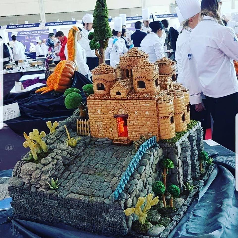 Rimini, chef calabrese presenta la Cattolica di Stilo fatta di pane