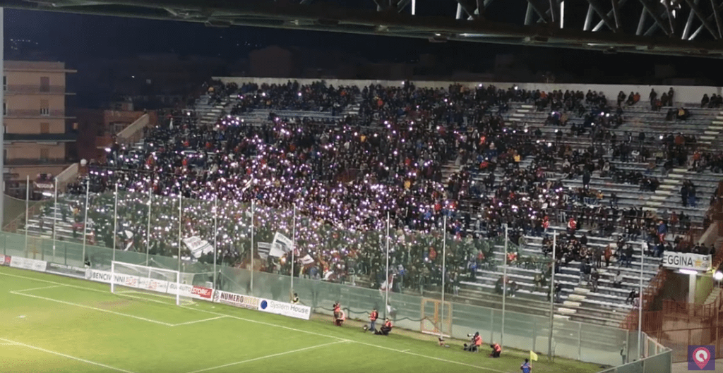 Serie B: la Reggina va, ma a rispondere è solo la Curva Sud