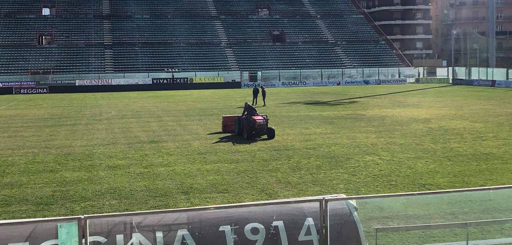 Reggina, intervento sul manto erboso del Granillo. Parla il DG Iiriti