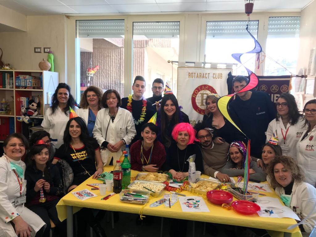 Grande Ospedale Metropolitano, i bambini di ematologia festeggiano il Carnevale – FOTO