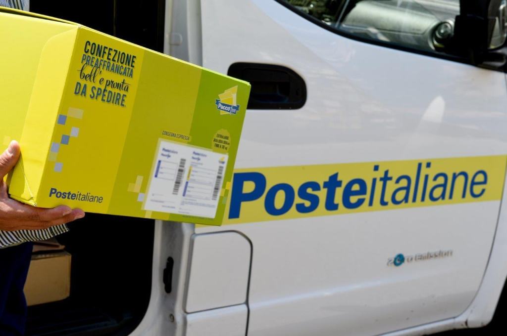 Reggio, trasferimenti ‘punitivi’ per alcuni dipendenti di Poste: la denuncia dei sindacati