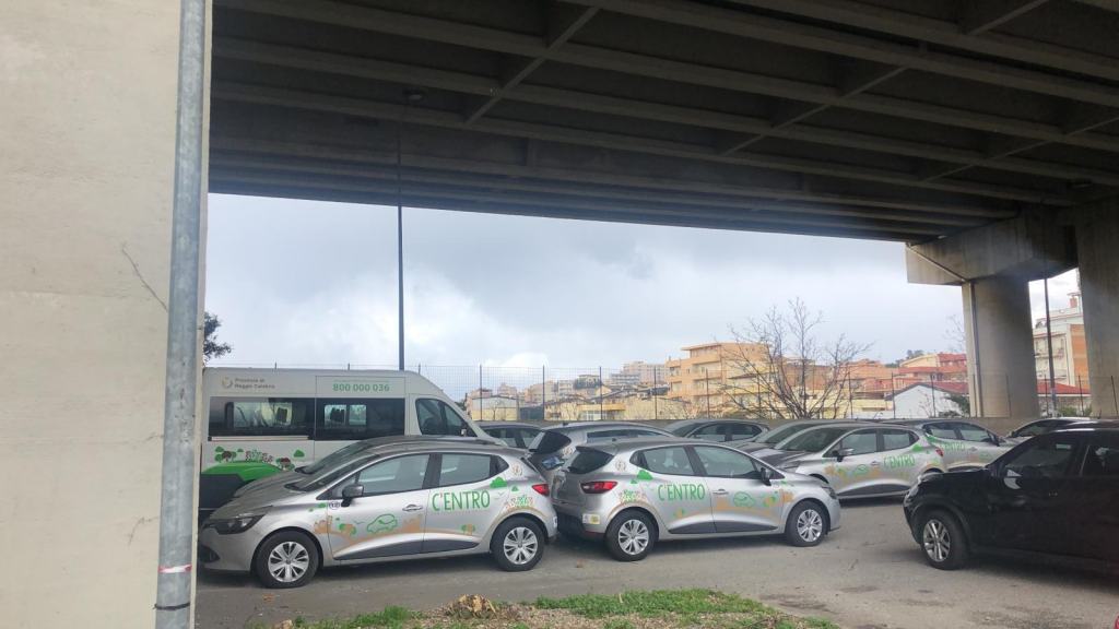 C’Entro, che fine ha fatto il car sharing a Reggio Calabria? Fermo e ‘sotto un ponte’