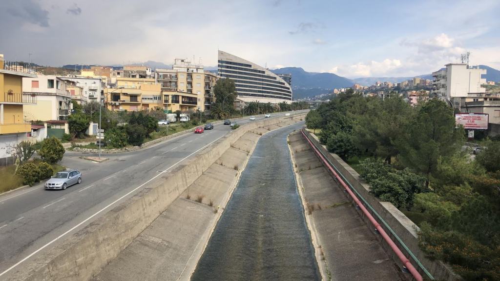 Striscia a Reggio, Falcomatà replica: “Invito la signora in giallo a tornare”