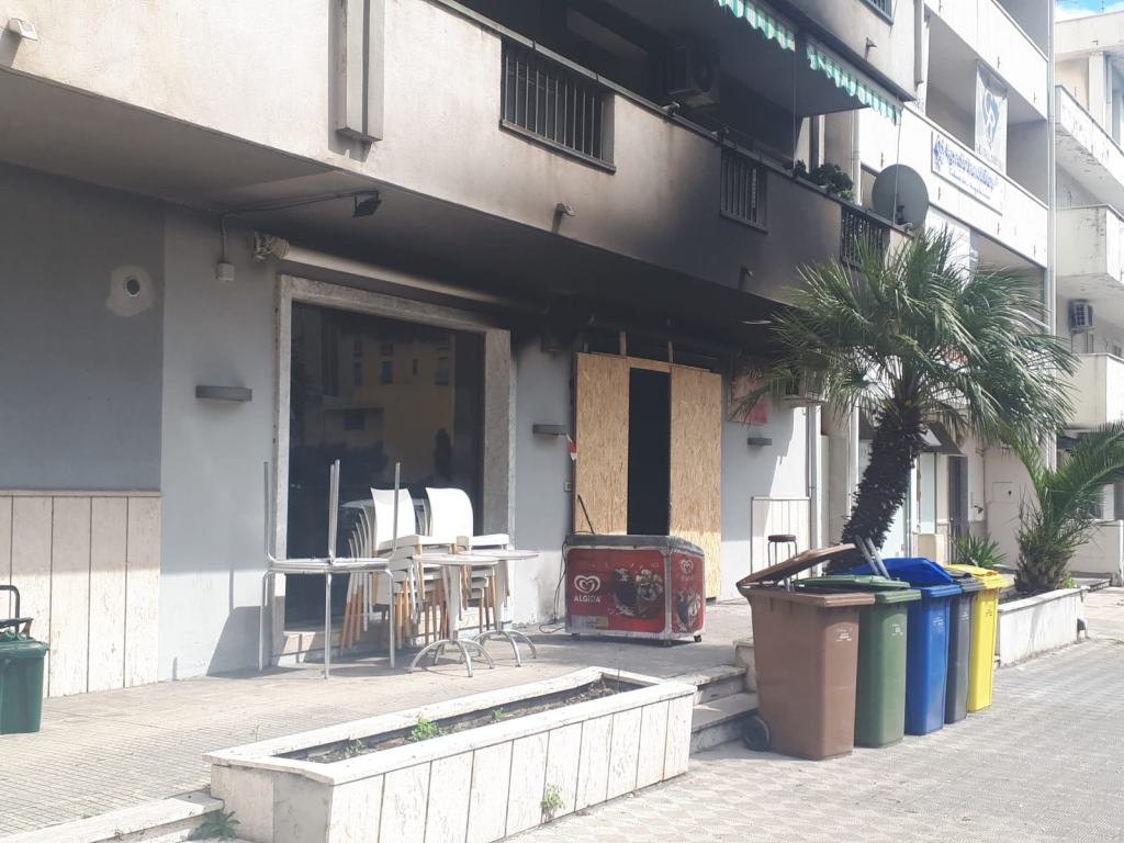 Reggio, incendiato nella notte bar Mary Kate