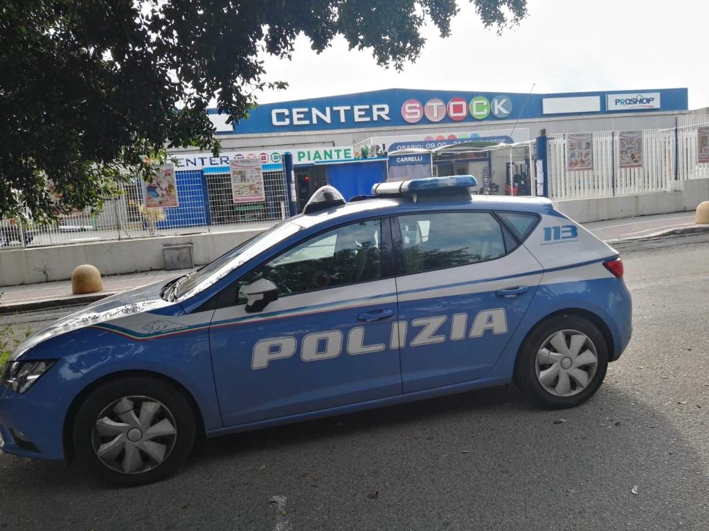 Reggio, furto al Center Stock del Viale Calabria: indagini in corso