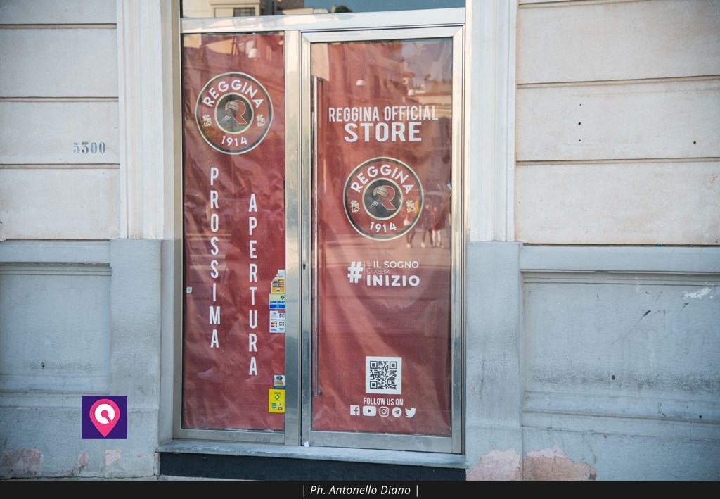 Inaugurazione store Reggina, Cozza presente. Arriva una sorpresa in più?