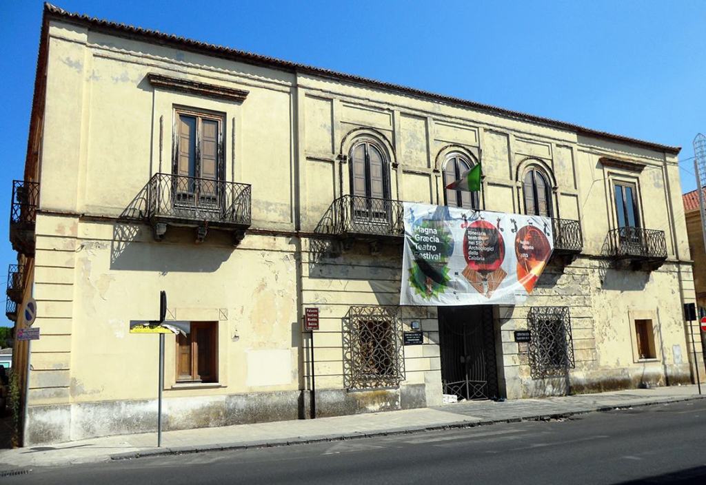 A Locri l’incontro con lo scrittore Mimmo Rando e il suo “Omero al Faro”