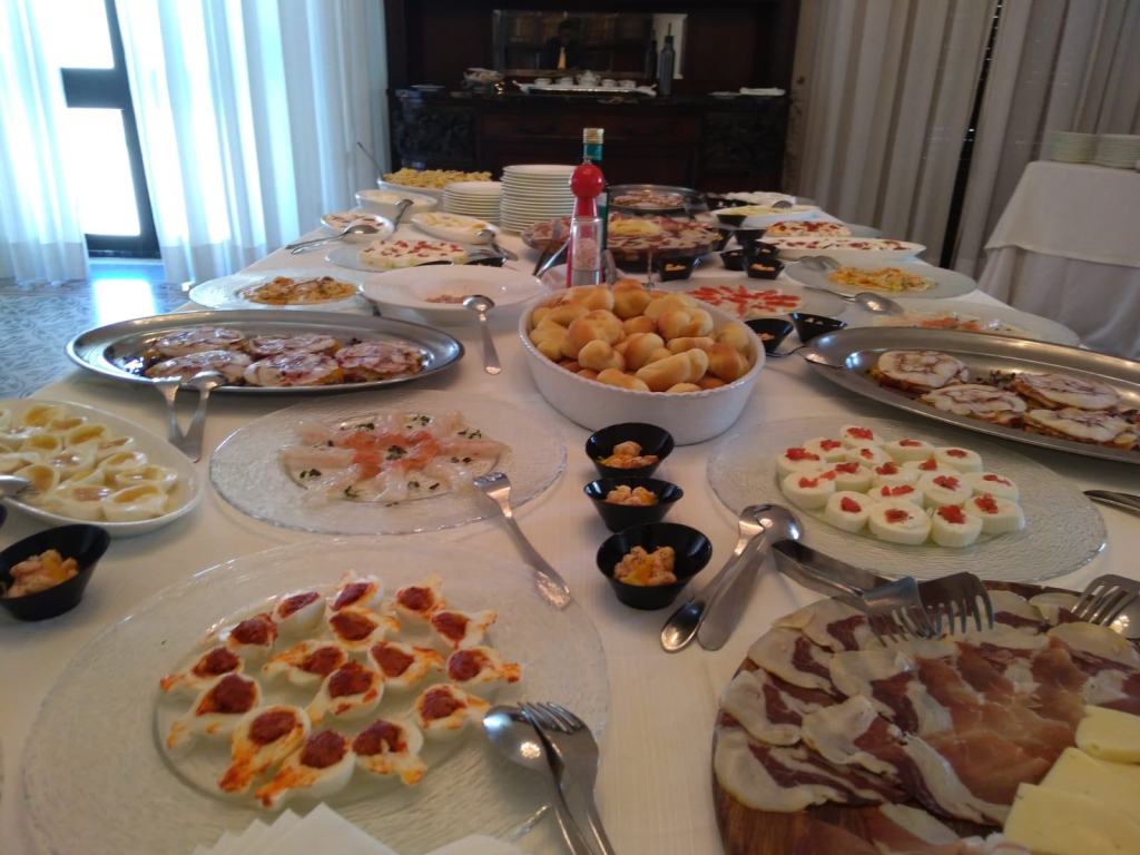 Tra cannoli, bergamotto…e videochiamate. Salvini e gli altri ministri pazzi per la cucina reggina