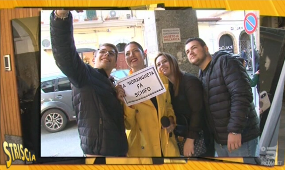 Striscia torna in Calabria e fa tappa a Gioia Tauro per il “selfie contro la ‘ndrangheta”