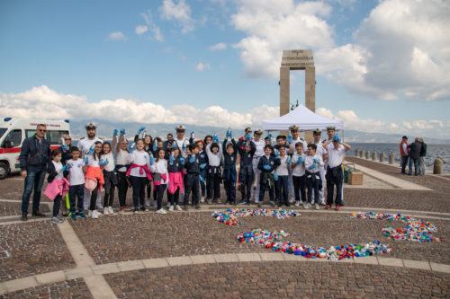 Reggio, studenti e volontari a lavoro per una città “Plastic free” – FOTO