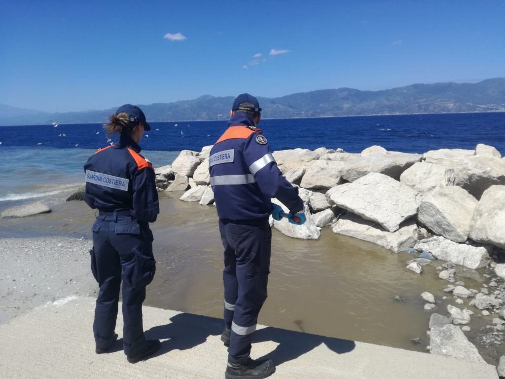 Guardia Costiera a tutela dell’ambiente: monitoraggio sul litorale reggino – FOTO