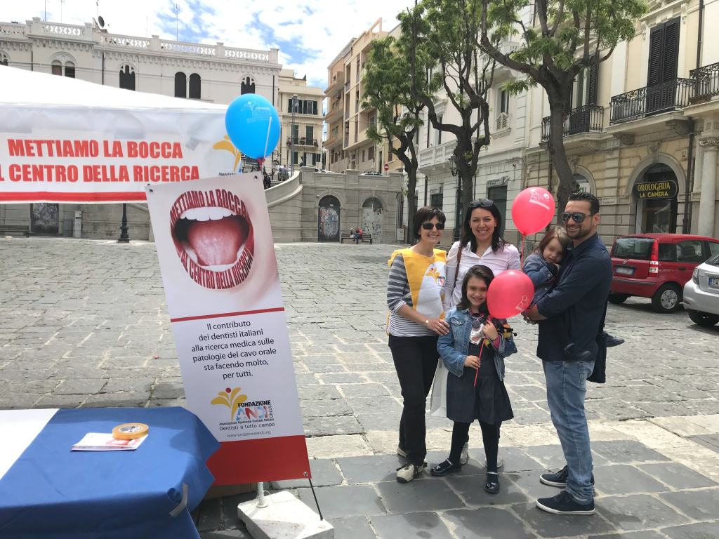 Reggio, i dentisti scendono in piazza per l’Oral Cancer Day 2019