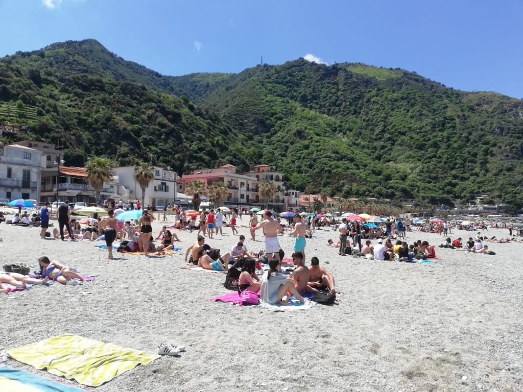 Scilla, rissa tra ragazzi. Giovane ricoverato al Riuniti con frattura facciale