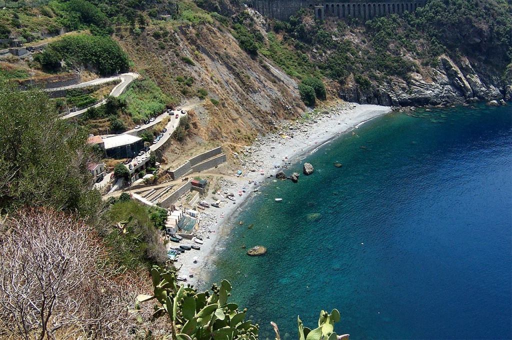Palmi, strada per Marinella impraticabile. “Al lavoro per risolvere la situazione” 