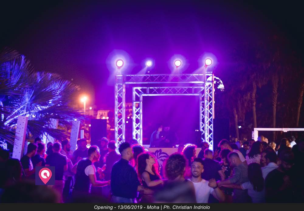 Al Moha Beach di Reggio Calabria iniziano le feste universitarie del venerdì sera