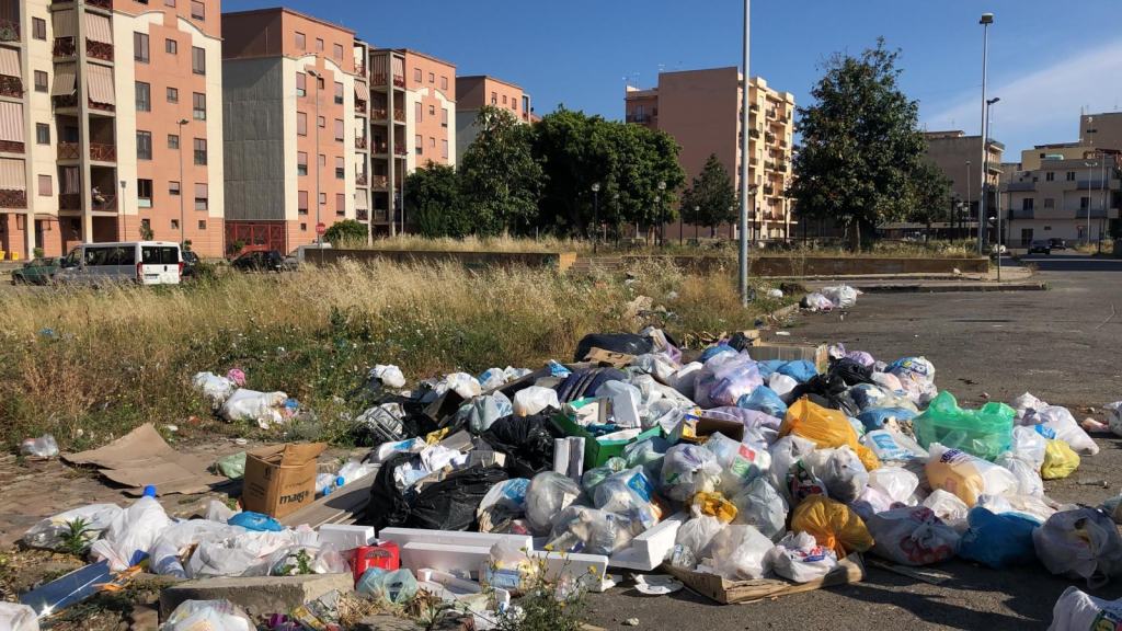 Piano straordinario sui rifiuti. A Reggio in poche ore già 20 verbali per abbandono illecito