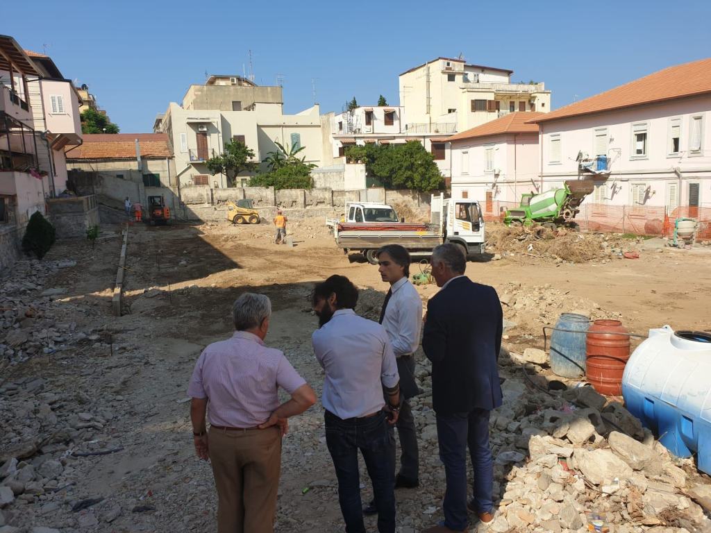 Reggio, proseguono i lavori della nuova piazza a Tremulini
