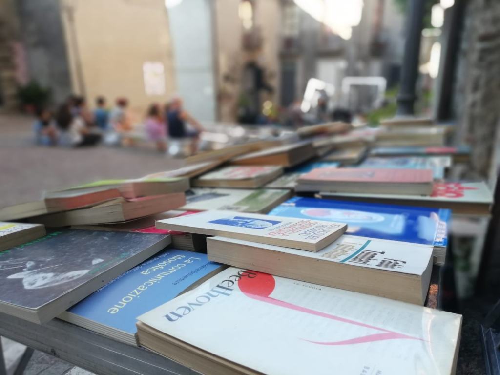 Calabria, apre i battenti una nuova libreria di strada