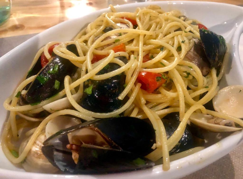 Hostaria dei Campi, il buon pesce si può gustare anche al coperto