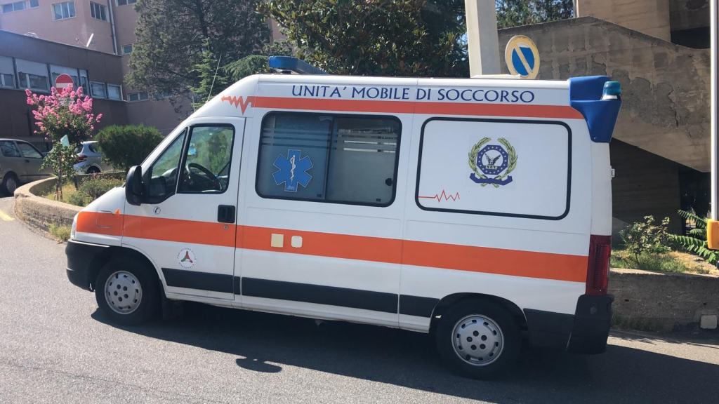 Tragedia in Calabria, bimba di 8 anni annega in piscina