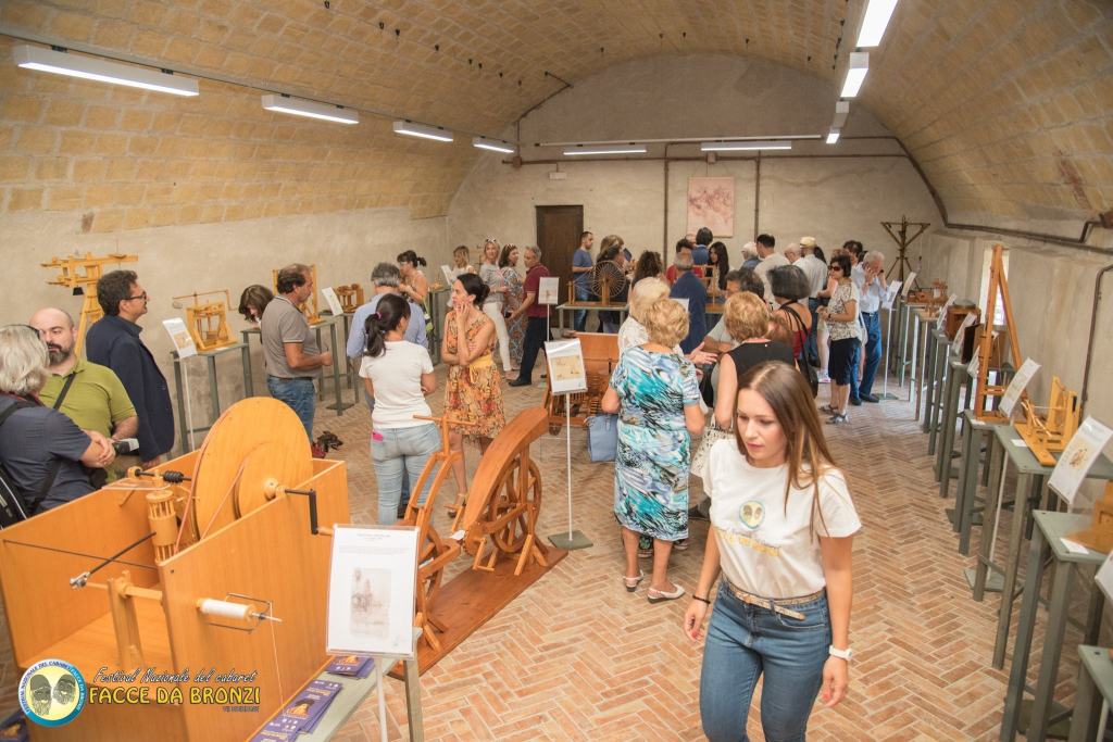 “Leonardo Da Vinci, il genio sullo Stretto” in mostra al Castello Aragonese – FOTO
