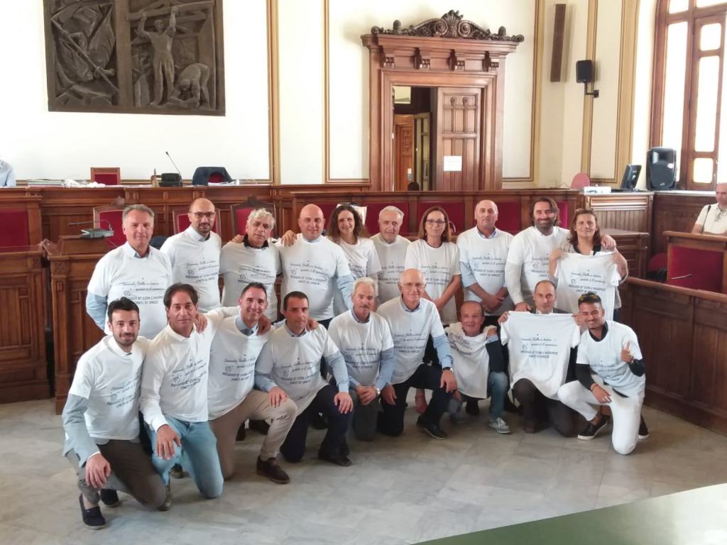 “Reggio è con l’Hospice, uniti si vince sempre”: le speciali t-shirt di Rete Sociale – FOTO