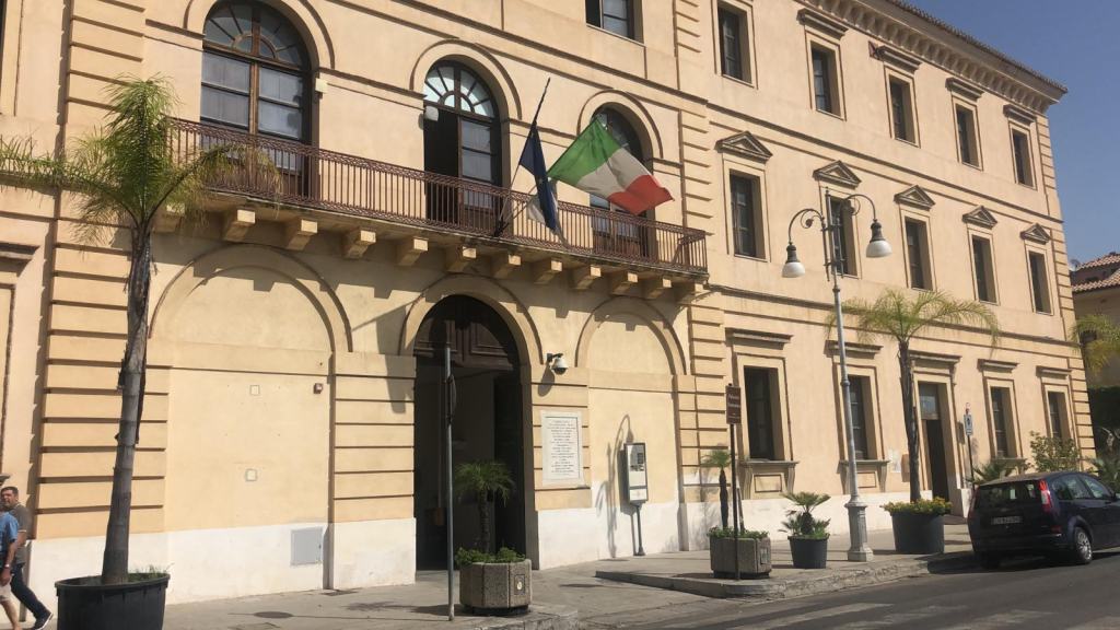 Locri, il Primo Cittadino chiede convocazione del Comitato dei Sindaci