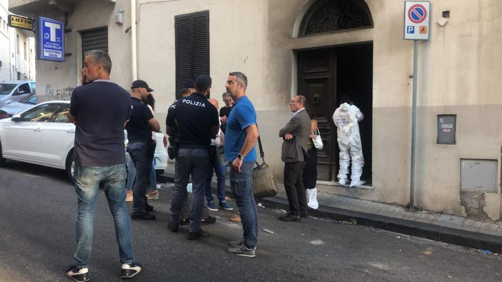 Omicidio tabaccaia, trovato il responsabile: “Scena raccapricciante, violenza inaudita”