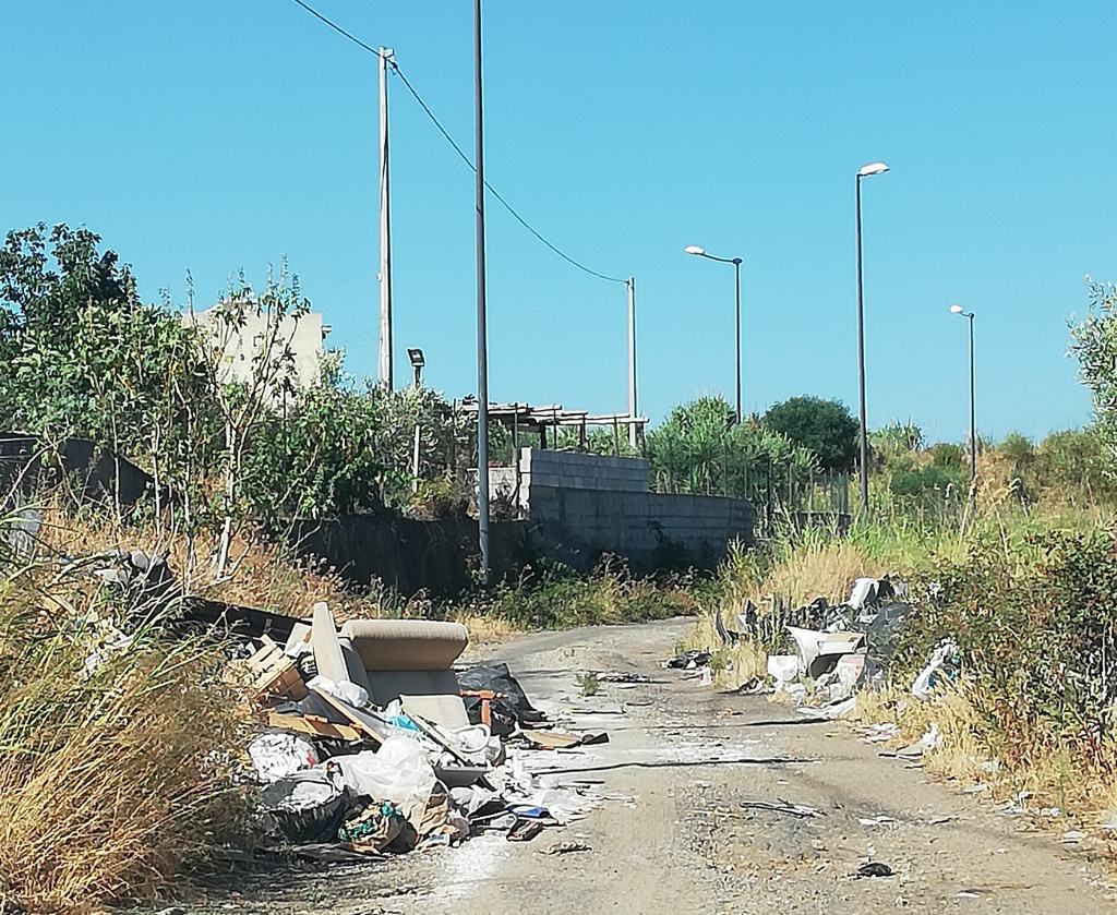 Reggio, gravi disagi alla viabilità: la segnalazione di un cittadino – FOTO