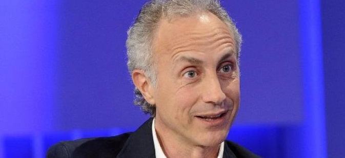 Caos Pd con Oliverio, Travaglio provoca: “Sapete che la Calabria è in Italia?”