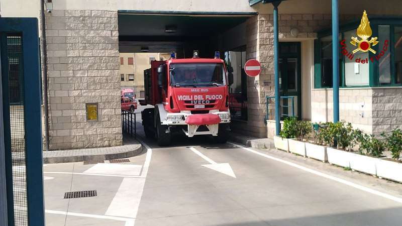 Emergenza incendi in Sicilia: in soccorso i Vigili del Fuoco calabresi – FOTO
