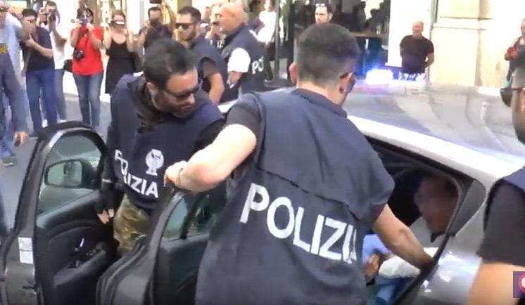 ‘Ndrangheta, operazione a Locri. Il sindaco: “Una nuova alba è possibile”